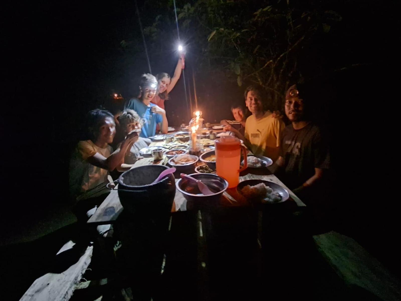 Magpie Homestay & Jungle Trekking Especially For Guest Trekking With Us Bukit Lawang Exterior foto